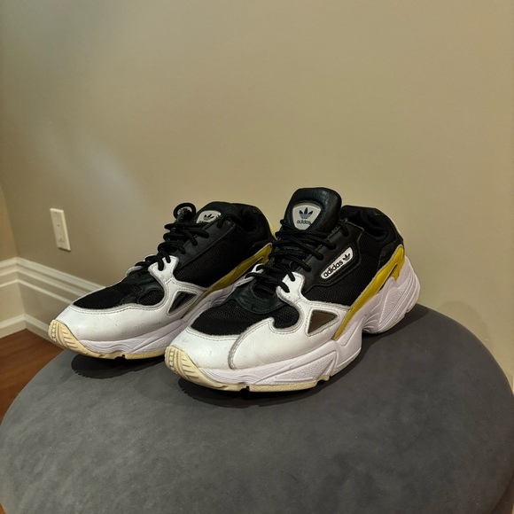 Adidas running shoes - Picture 1 of 4